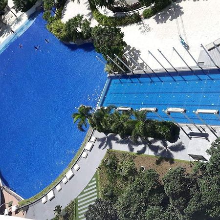 Azure Urban Resort Residence R&C - Paranaque Манила Экстерьер фото