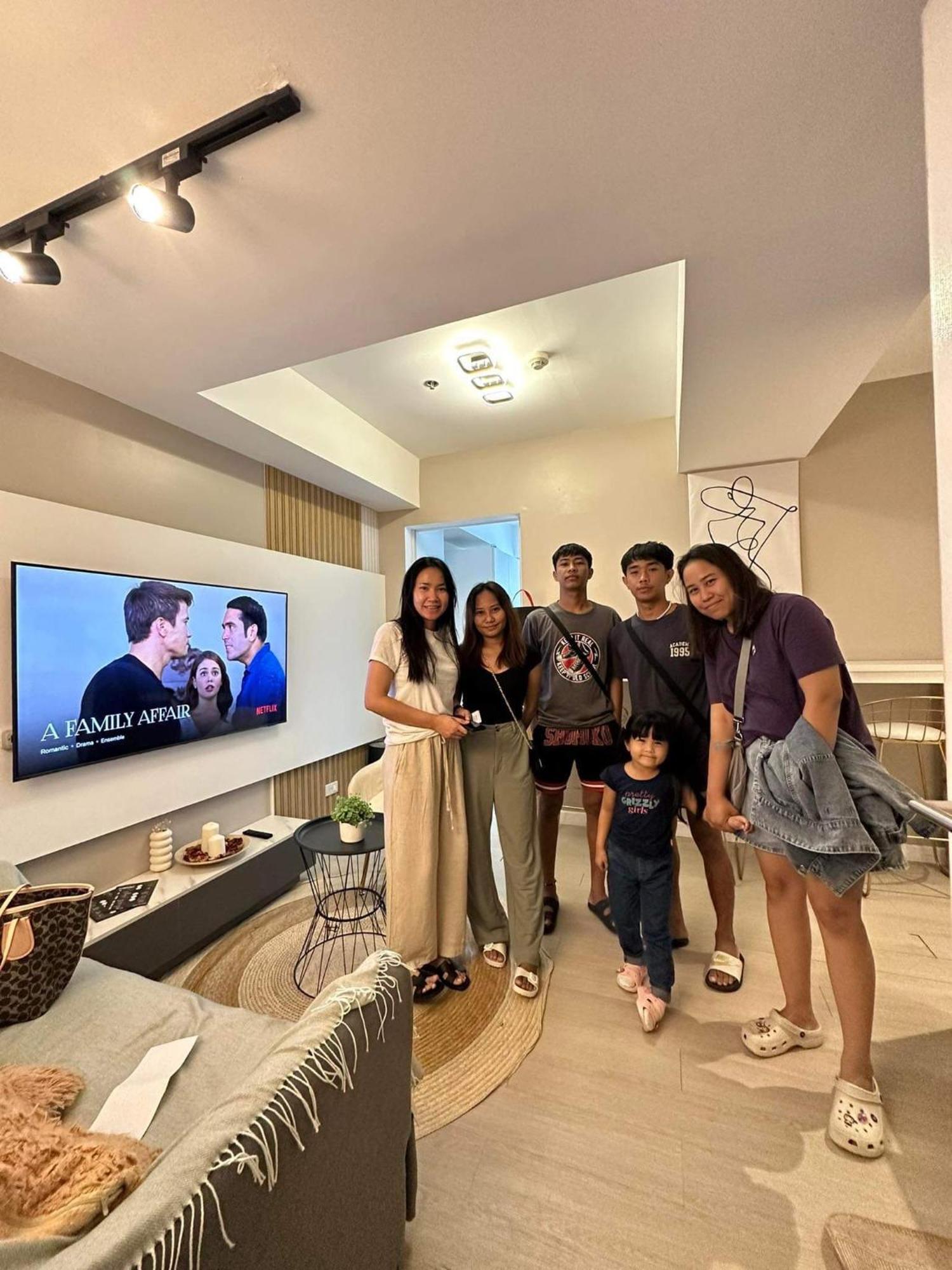 Azure Urban Resort Residence R&C - Paranaque Манила Экстерьер фото
